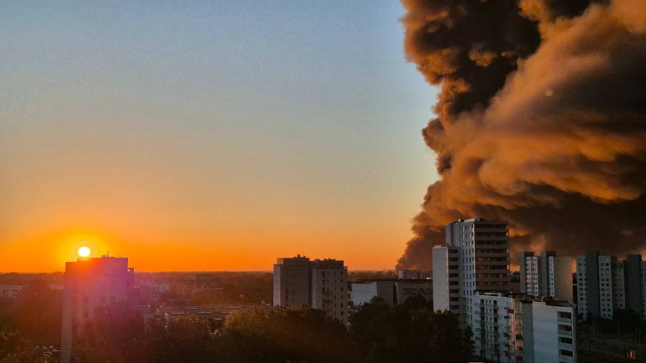 В Варшаве огонь полностью уничтожил большой торговый комплекс